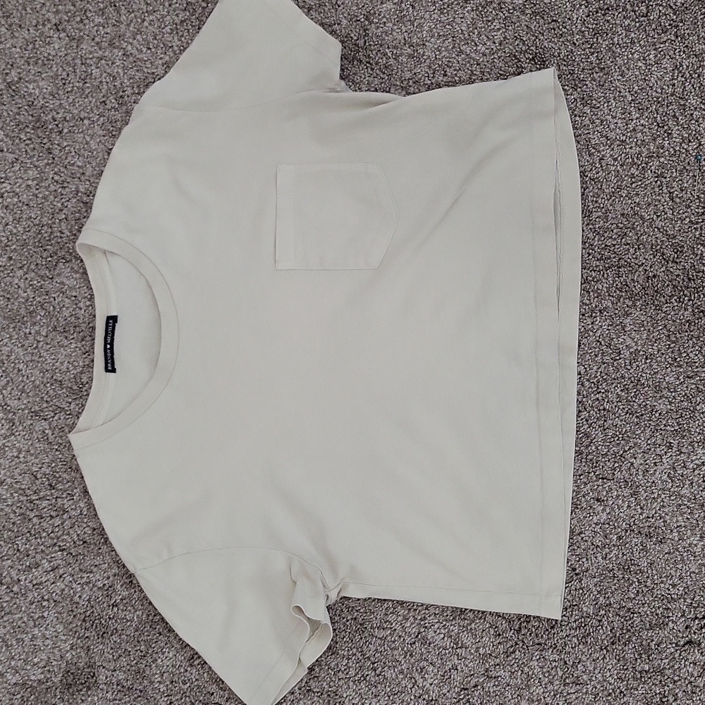 Brandy Melville-cropped short sleeve shirt